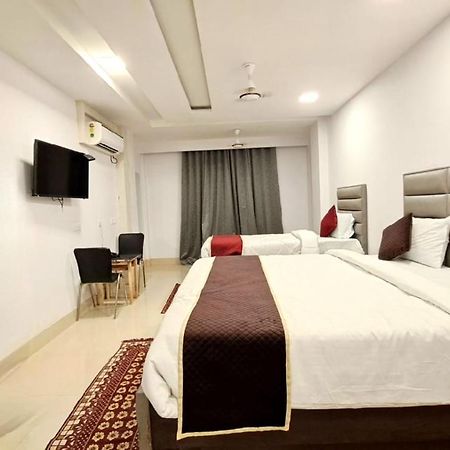 Hotel Amenda International Ню Делхи Екстериор снимка