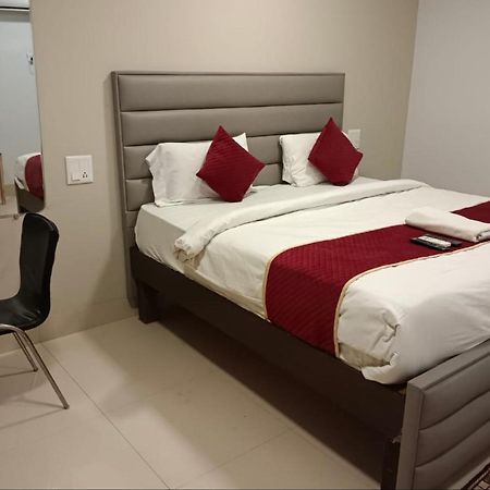 Hotel Amenda International Ню Делхи Екстериор снимка