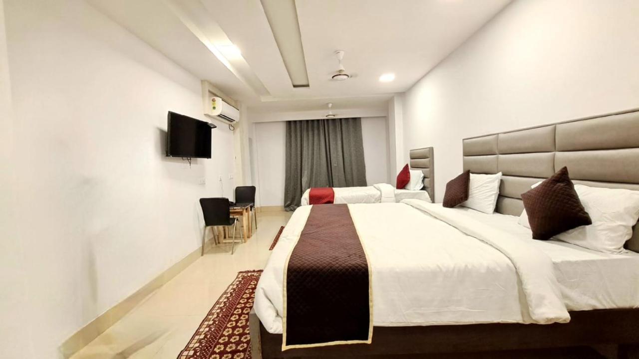 Hotel Amenda International Ню Делхи Екстериор снимка
