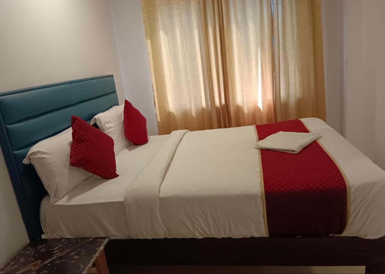 Hotel Amenda International Ню Делхи Екстериор снимка