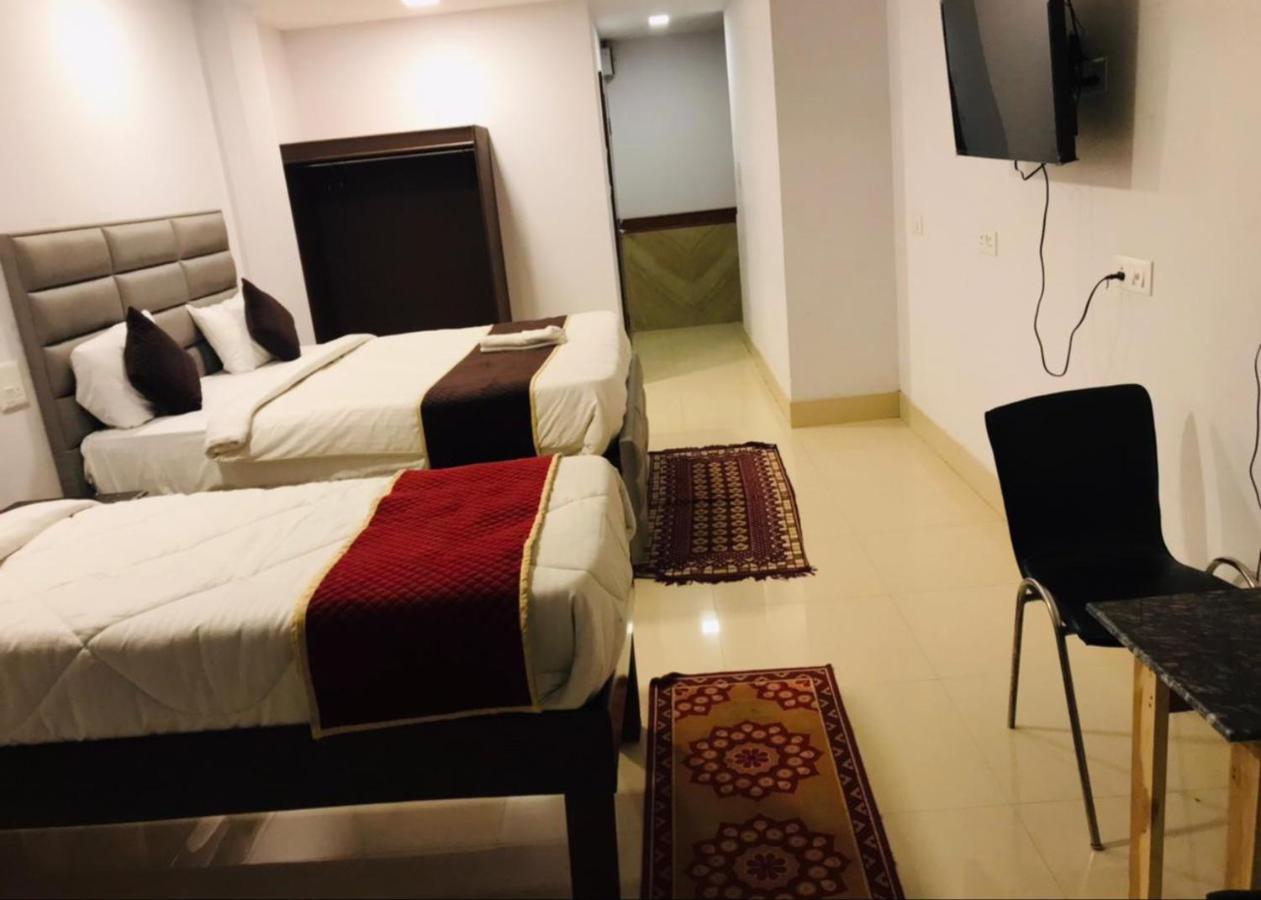 Hotel Amenda International Ню Делхи Екстериор снимка