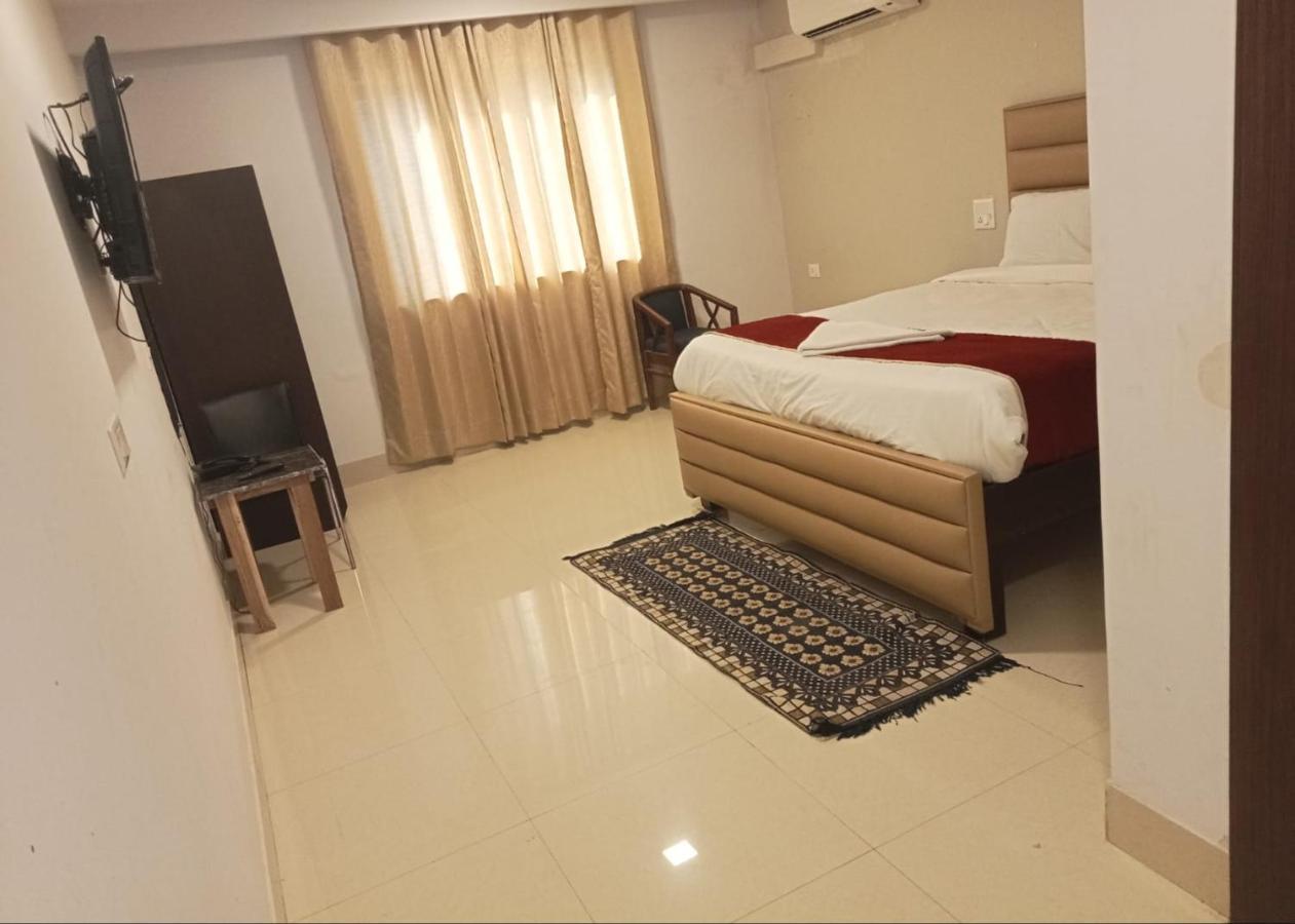 Hotel Amenda International Ню Делхи Екстериор снимка