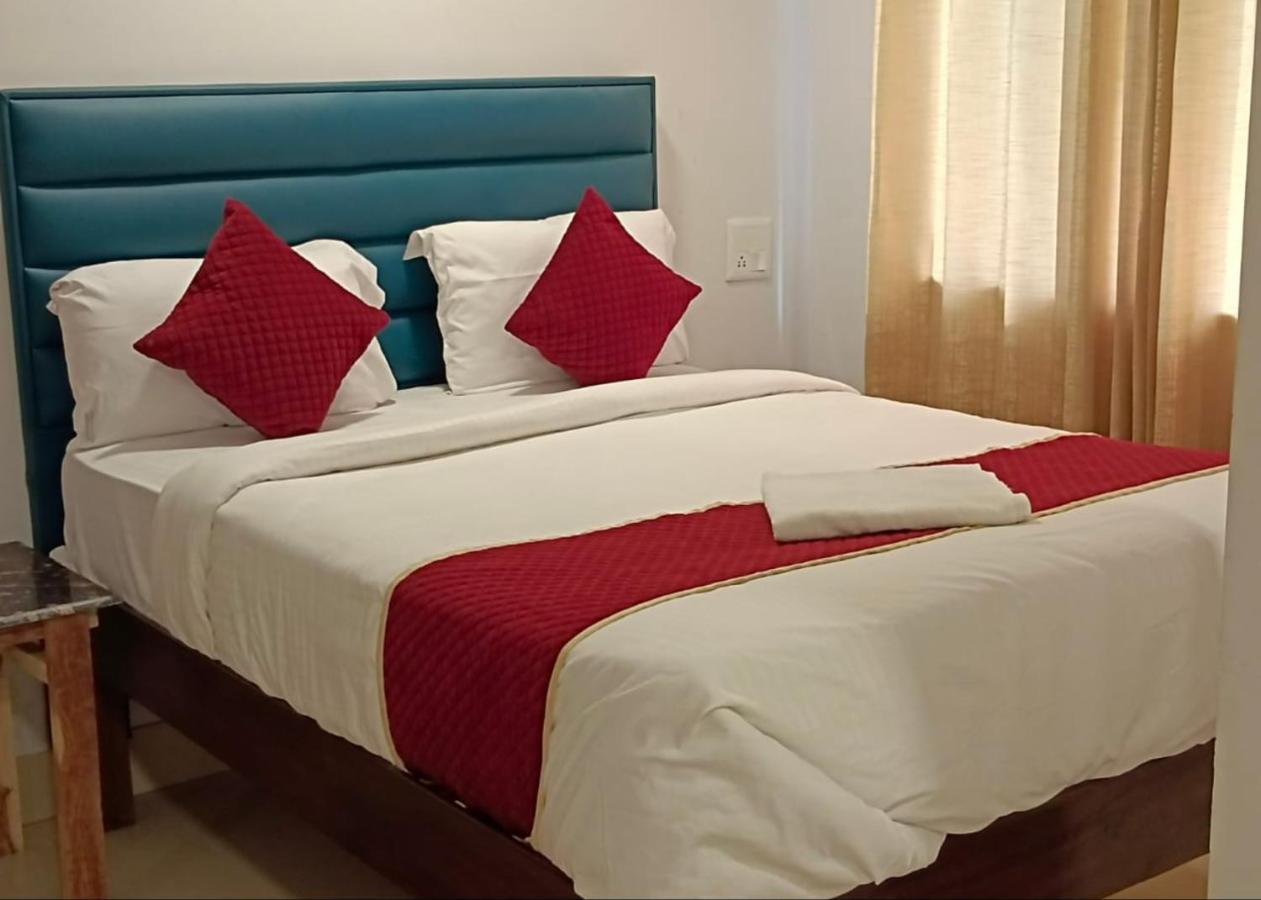 Hotel Amenda International Ню Делхи Екстериор снимка